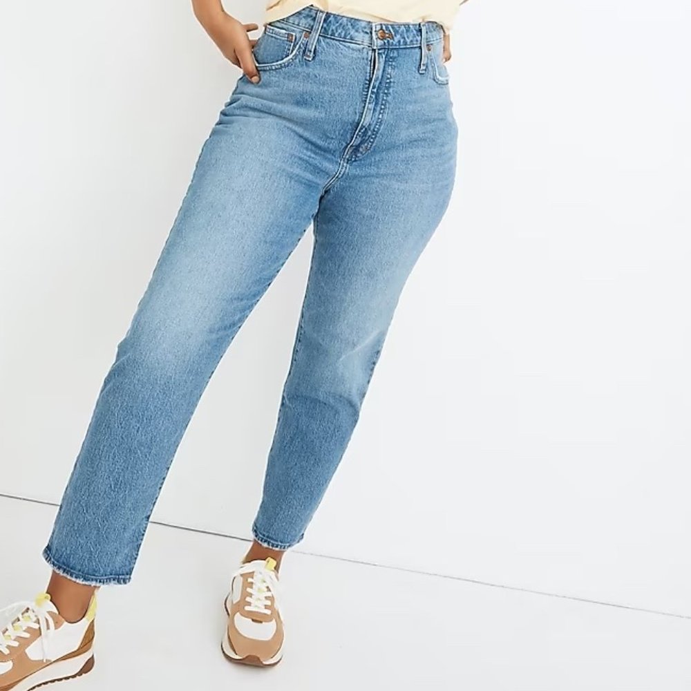 Madewell, Size 27, Classic Straight Jeans in Nearwood Wash